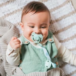 bebe sonría chupete y broche hygge hygge Suavinex