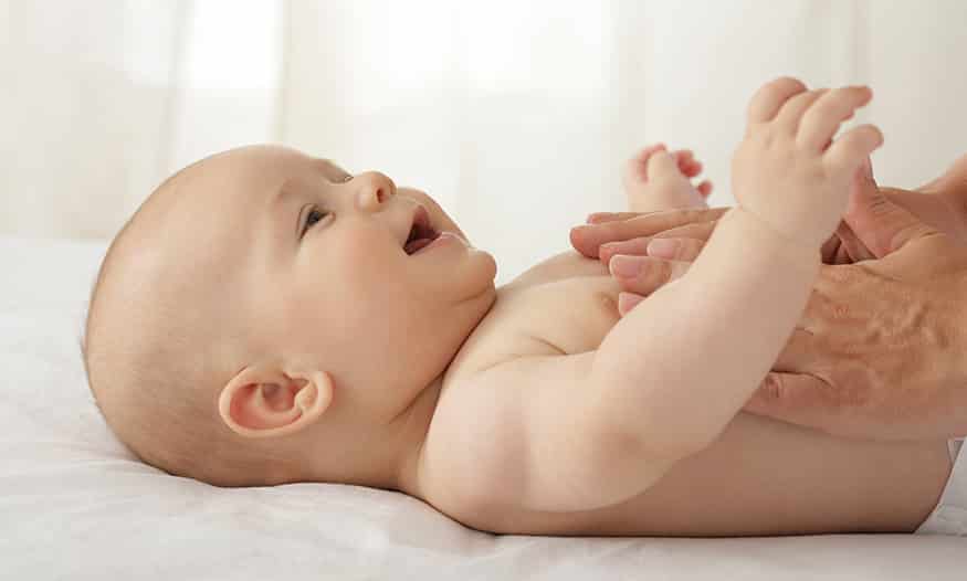 Tipos de masajes para bebés y sus