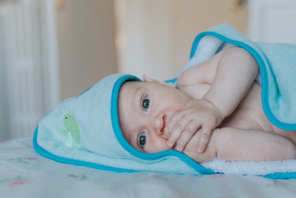 ¿Cómo bañar al bebé? Mejores geles y champús bebé